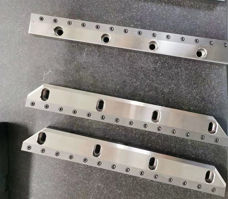 刀口(kǒu)鑲鋼刀