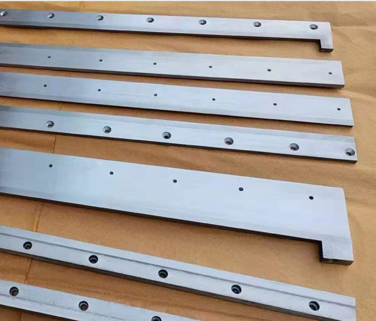 刀口(kou)鑲鋼刀